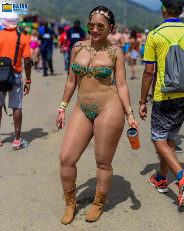 trinidad and tobago carnival girls