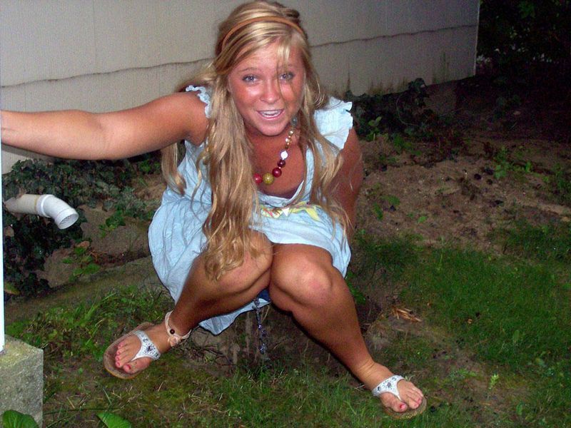 wife in public bottomless party
