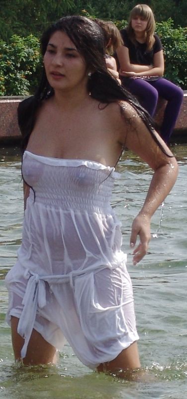 Indian Actress Wet Transparent Nipple Show