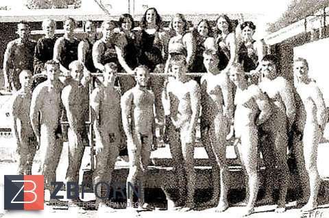 women nude swimming swim team