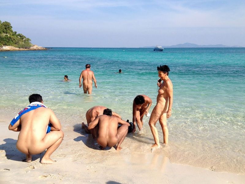 group adult beaches