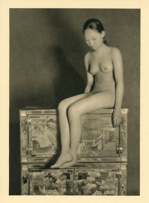 japanese vintage nude girl の 画 像.