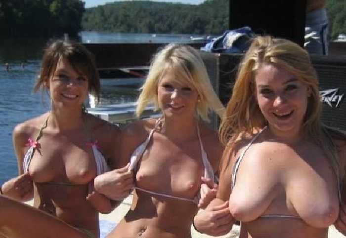 group flashing tits