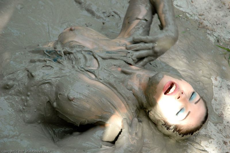 lady gaga covered in dirt