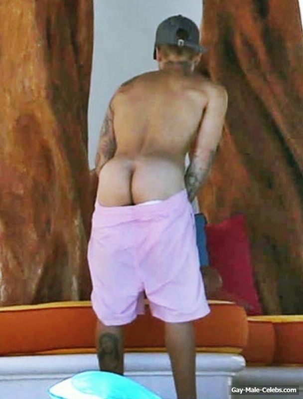 Naked celeb ass
