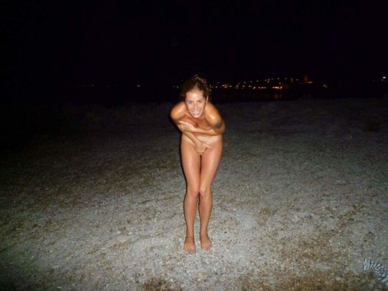 nude amateur women undressing