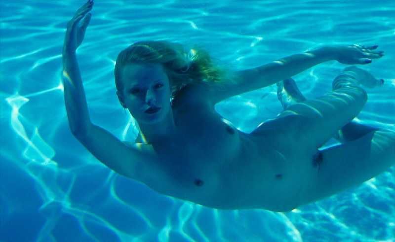 underwater nude photography