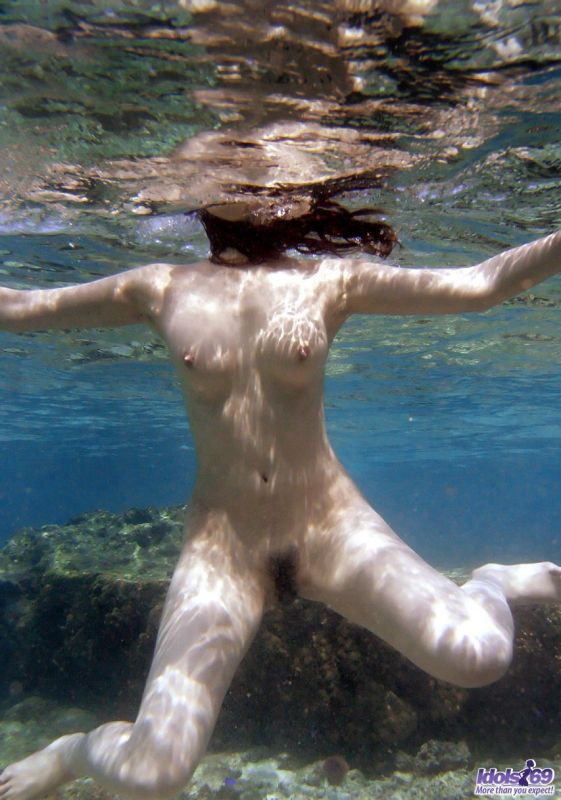 underwater nude wallpaper