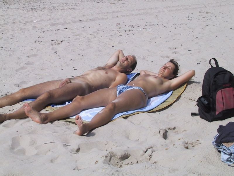amateur topless beach gifs