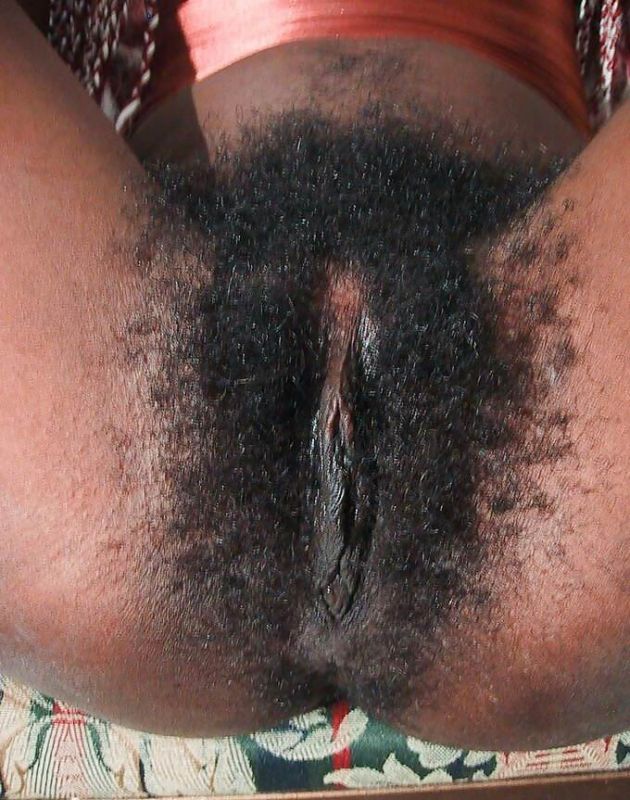 nude woman hairy pussy