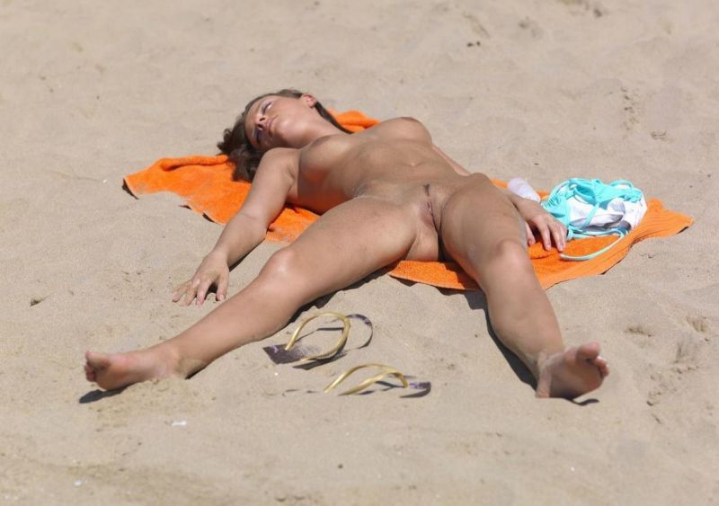 sexy female nude beaches