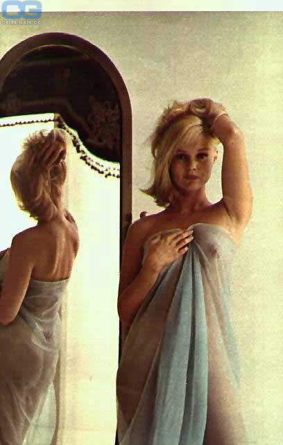 Playboy 1965 lynley photos carol Glamour Photographers