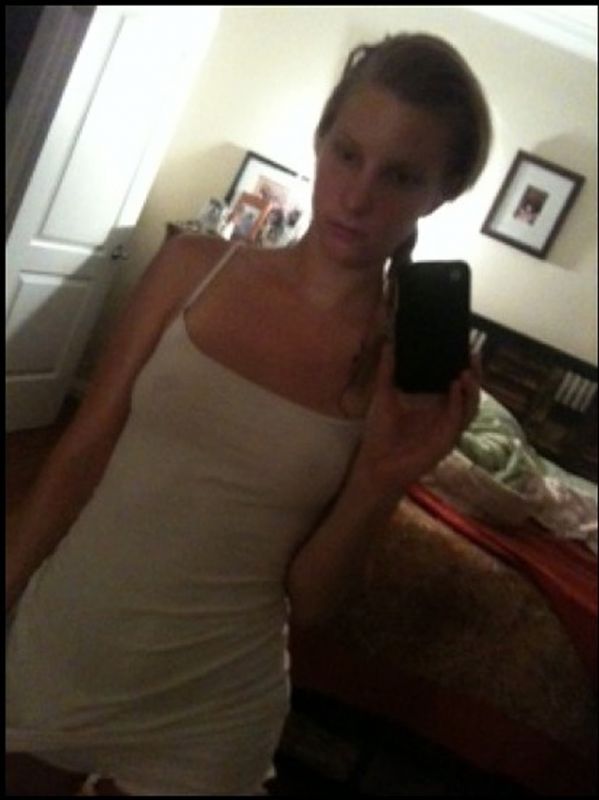 Teen girls nude photos with cell phones