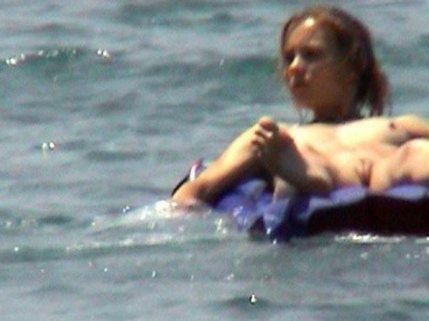 Ever jennifer nude hewitt love Jennifer Aniston