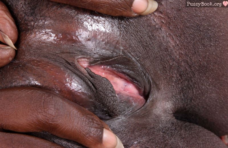 fingering wet pussy close up