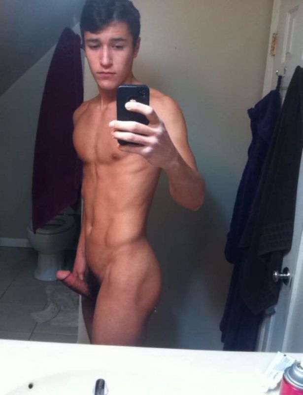 fit nude selfie ass