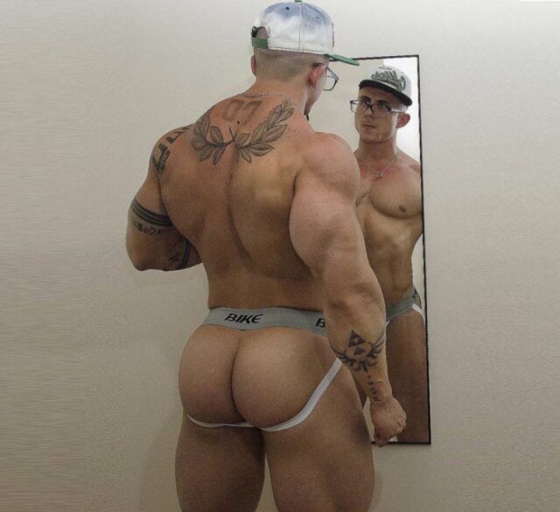 muscle man butt spread
