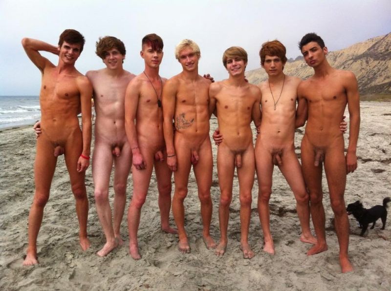 naked muscle men nude beach