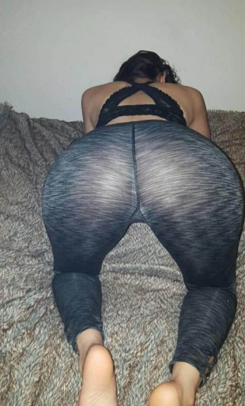 tight ass yoga pants