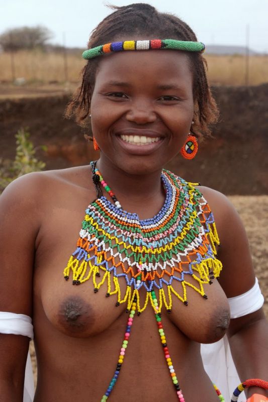 sexiest nude women big breasts