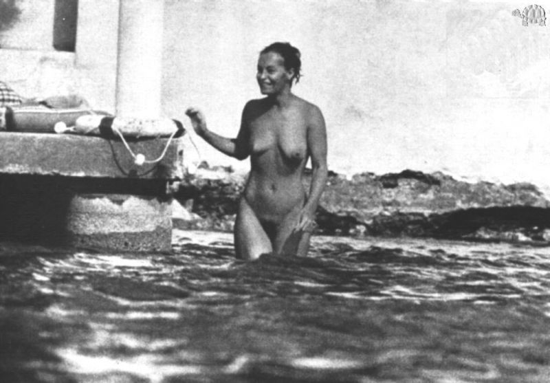 Veronica lake topless.