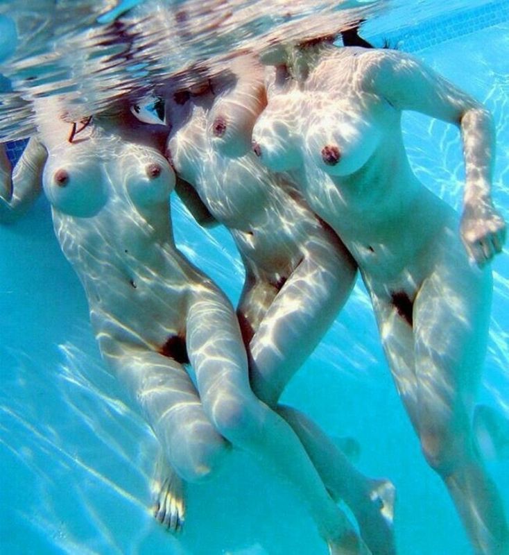 Hot Girls Nude In Water