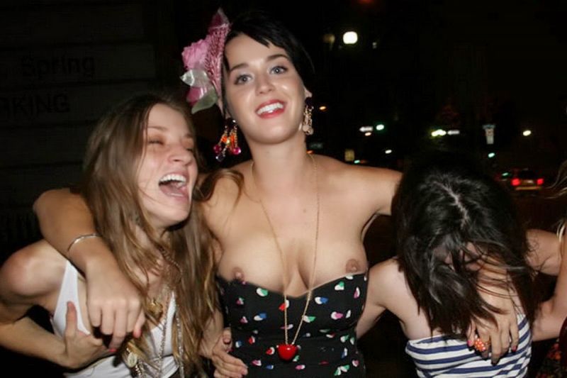Nipples katy perry Katy Perry