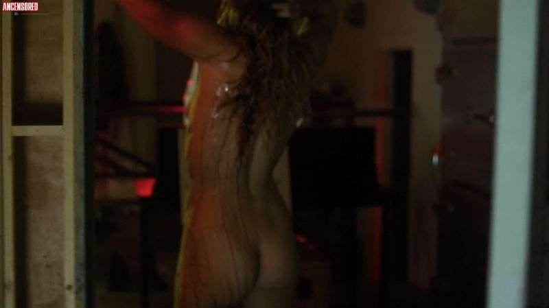 Dominique swain nude pic