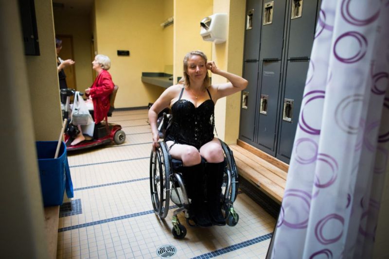 women wheelchair users