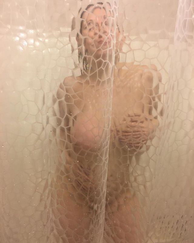 Nicki Minaj Naked Shower Selfies Cumception