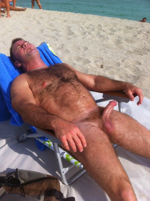nude male beach bodies