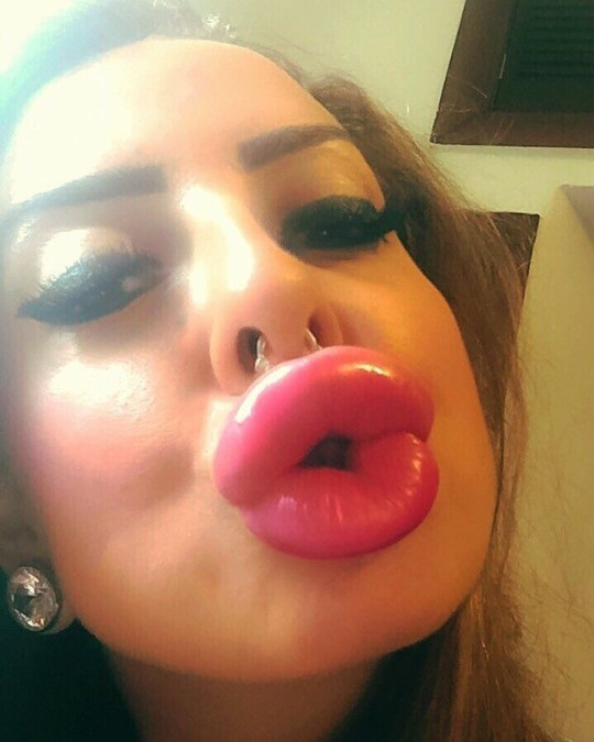 amazing lips blowjob