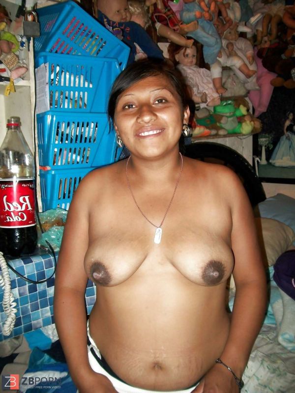 estudante bailando desnuda