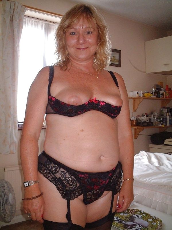 mature bbw solo tease