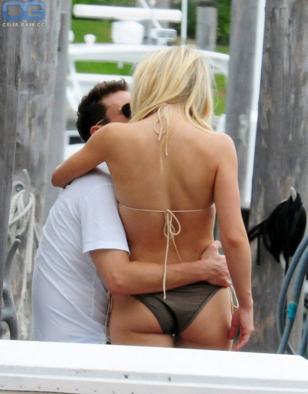 julianne hough beach body