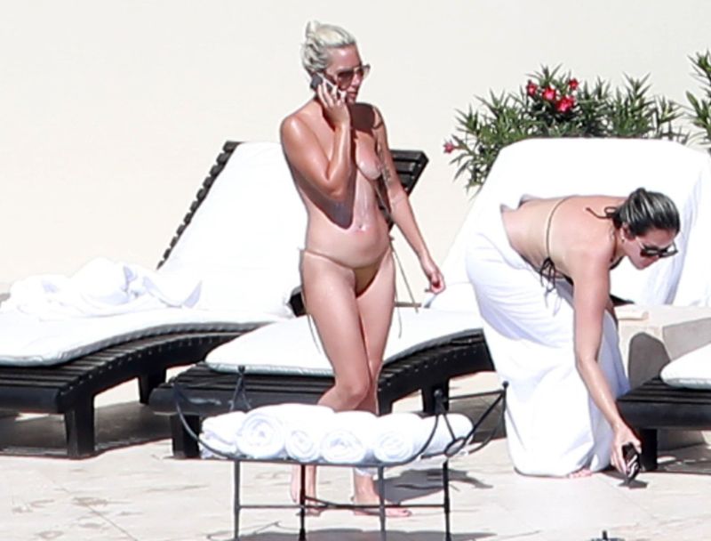 lady gaga yoga pants
