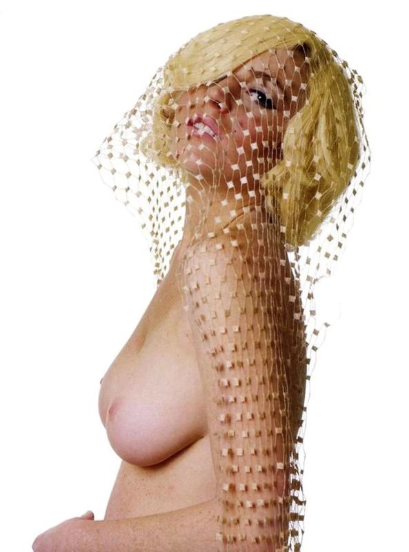 lindsay lohan bathroom