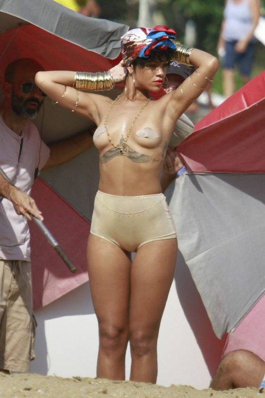 rihanna fenty bikini