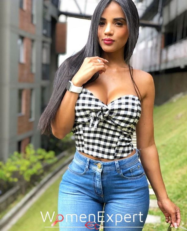 beautiful puerto rican females