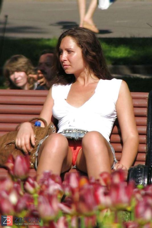 milf upskirt at the mall