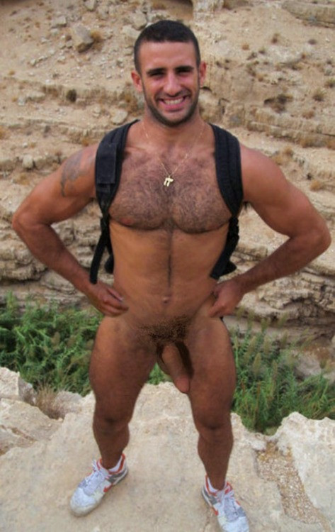 outdoor naked guys butt