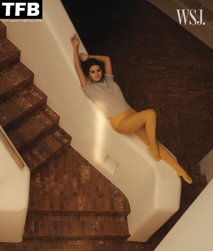 yellow dress