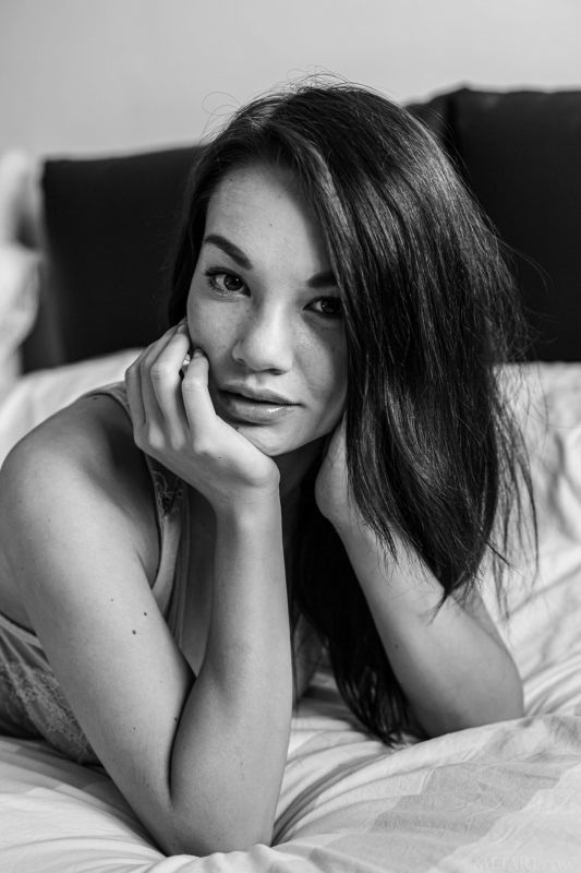 tmbler black and white