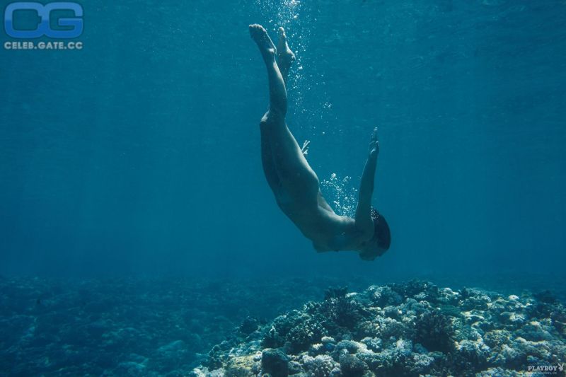 underwater lesbian sex