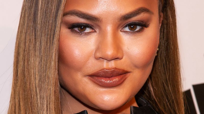 chrissy teigen plastic surgery