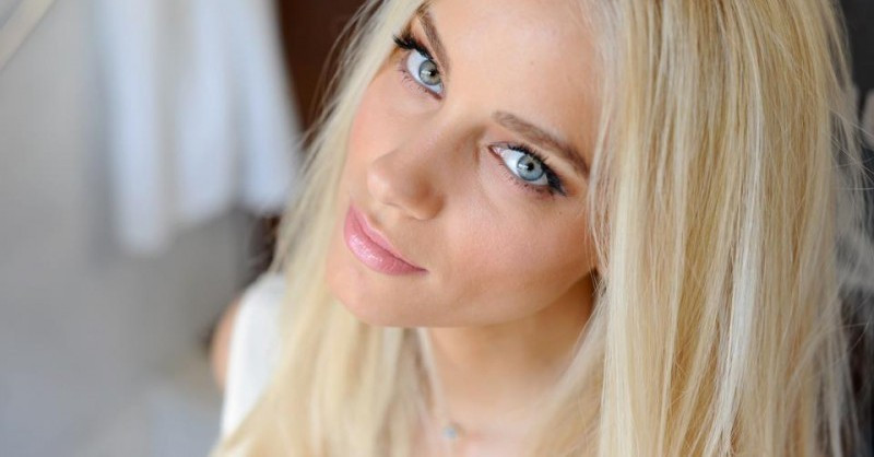 traditional greek women beautiful