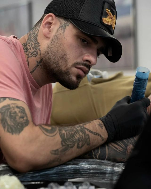 shoulder star tattoo