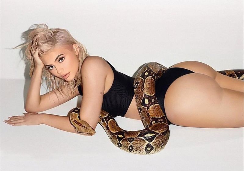 kylie jenner bikini off