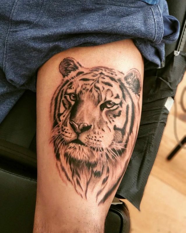 thigh tattoo ideas women