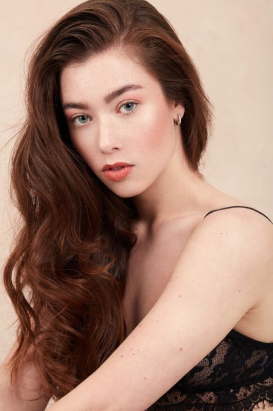 fl model daphne evelyn